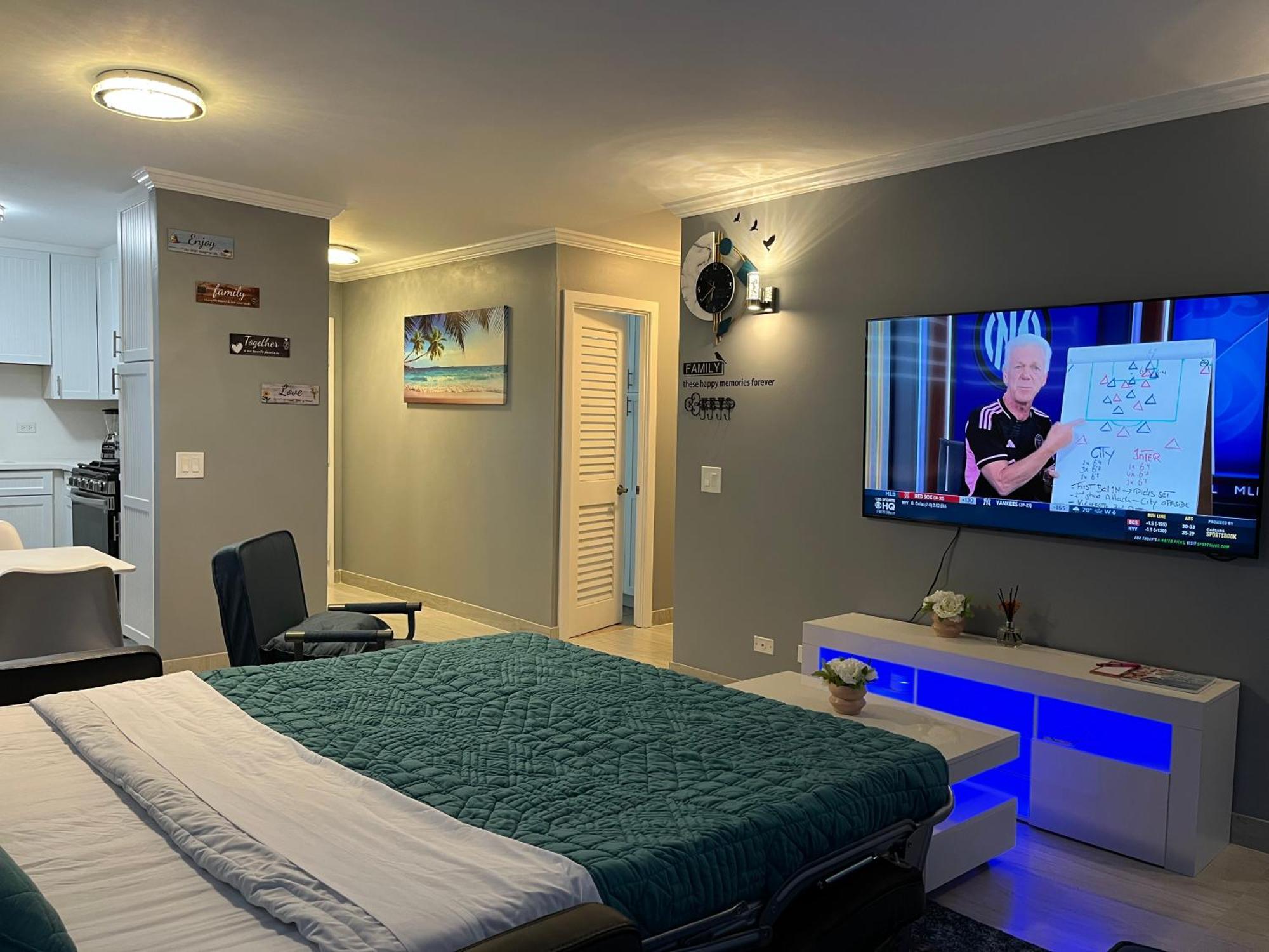 Waikiki Condo 2 Bedrooms 2 Bathrooms With 1 Free Parking Space 檀香山 外观 照片